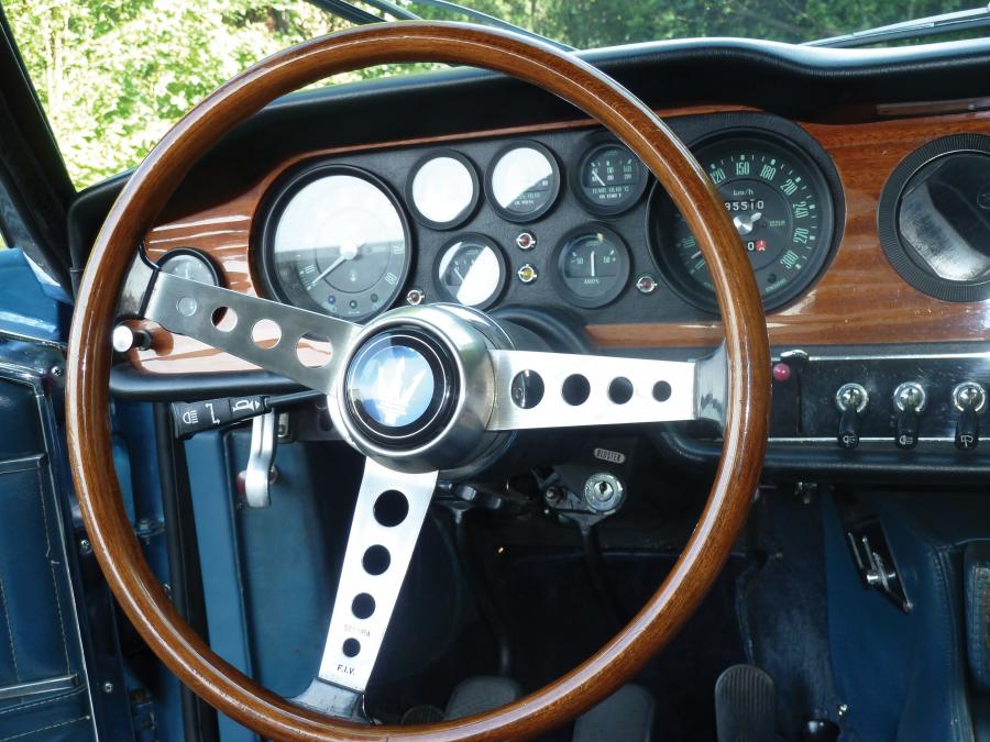  Maserati Mexico Coupeby Vignale 1972 года  (фото 11 из 15)